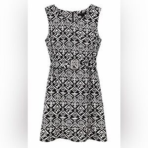 Sharagano Black and White Patterned Midi Dress - Size 10